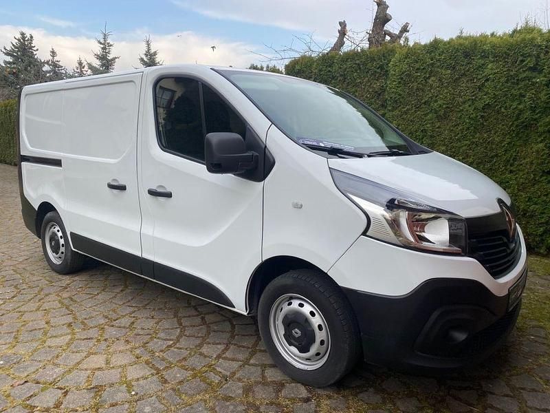 Gebraucht Renault Trafic 121 PS (88 kW) 2019 Gletscherweiß Van / Kleinbus
