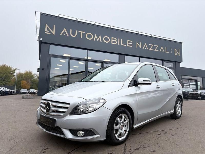 Silber Gebraucht 2012 Mercedes B180 Van / Kleinbus | 12.999 € (Fairer Preis) - Bild 1/4