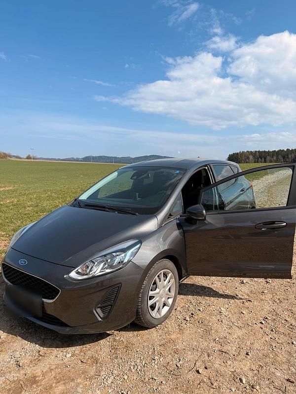 Gebraucht Ford Fiesta 101 PS (74 kW) 2019 Grau Kleinwagen