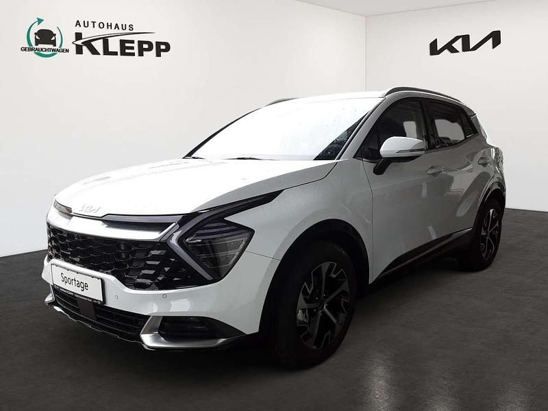 Carraraweiss Neu 2025 Kia Sportage Spirit SUV | 36.750 € (Fairer Preis) - Bild 1/4