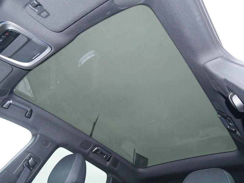 Gebraucht XPENG G9 AWD Performance 297 kW (405 PS) 2025 Weiß arctic white SUV