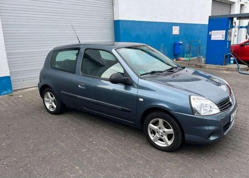 Gebraucht 2010 Renault Clio II Campus Limousine | 900 € (Superpreis) - Bild 1/4