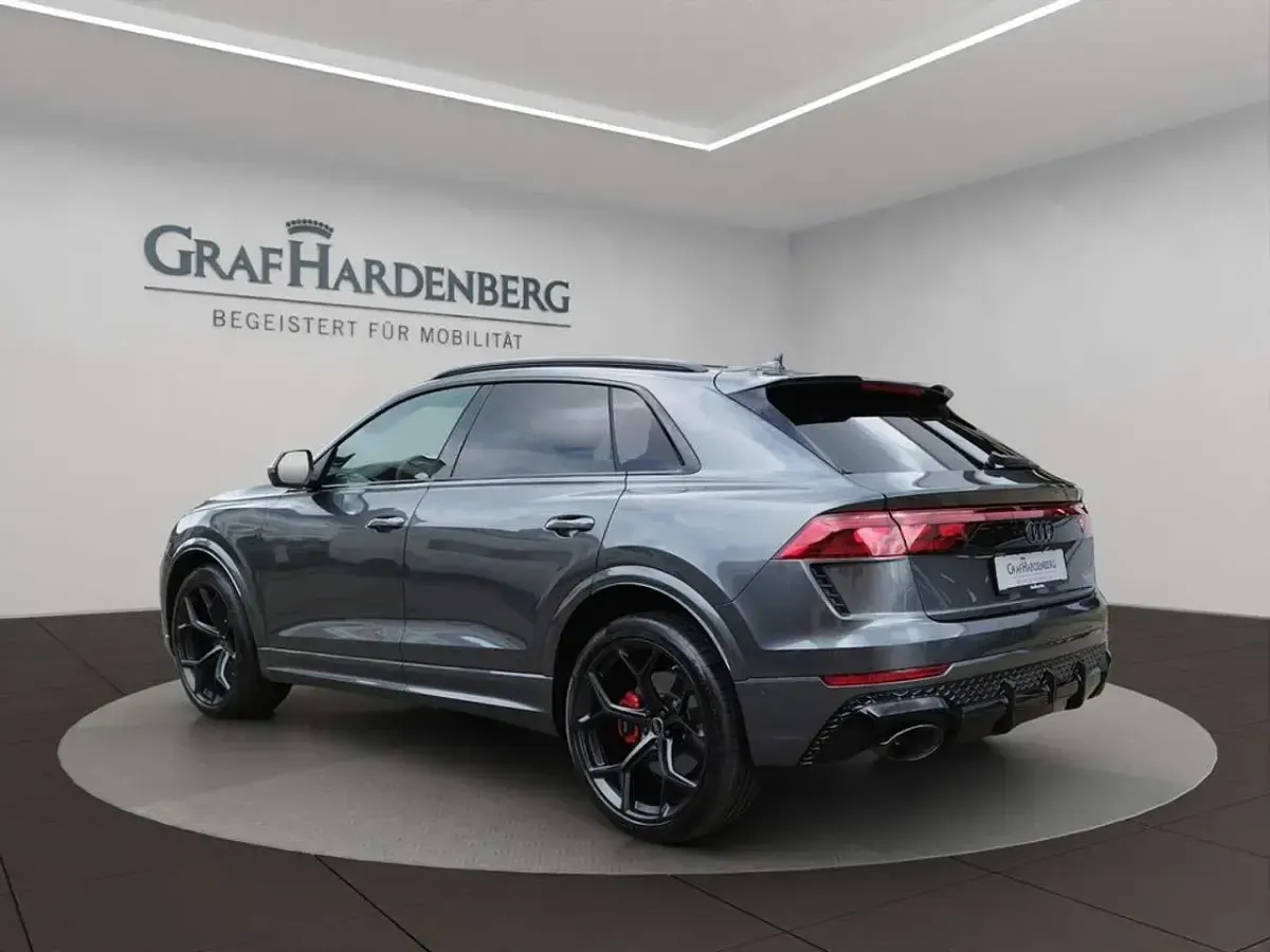 Neu Audi Q8 Performance 640 PS (470 kW) 2026 Daytonagrau perleffekt SUV