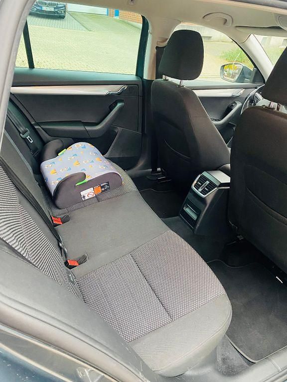 Gebraucht Skoda Octavia 150 PS (110 kW) 2016 Grau Kleinwagen