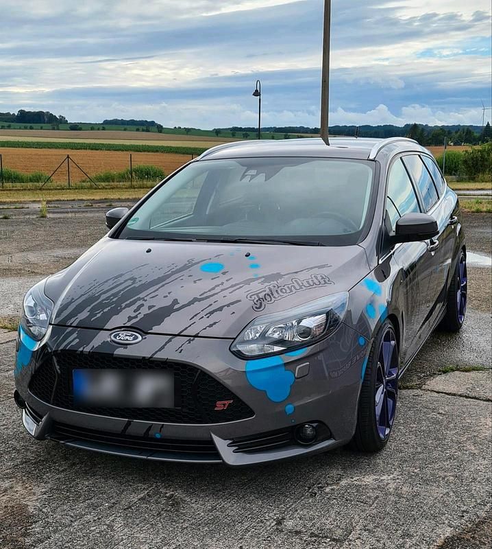 Gebraucht Ford Focus 150 PS (110 kW) 2014 Braun Kombi