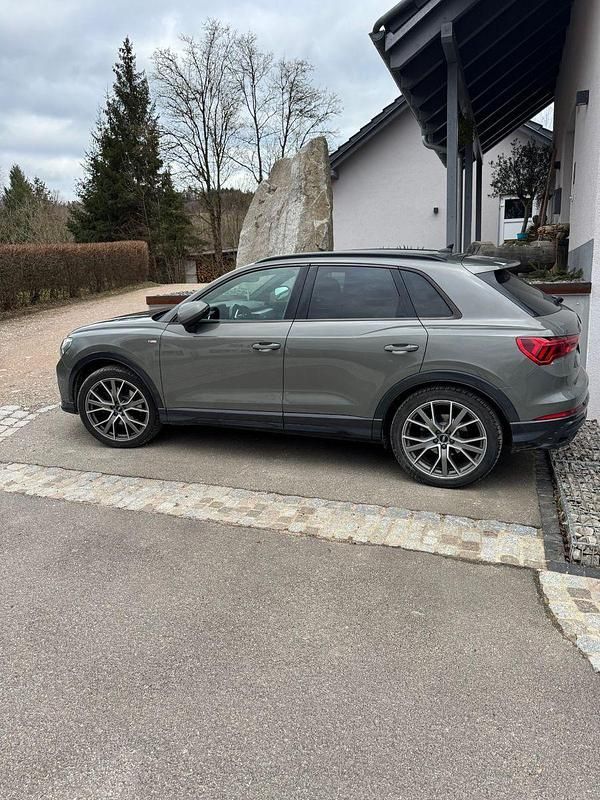 Gebraucht Audi Q3 S-Line 190 PS (139 kW) 2019 Grau SUV