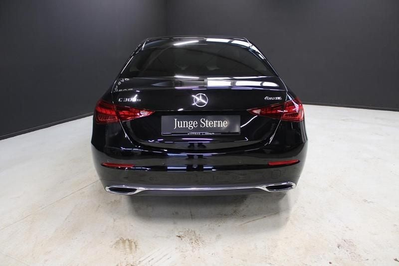 Gebraucht Mercedes C300e Avantgarde 313 PS (230 kW) 2024 Schwarz Limousine