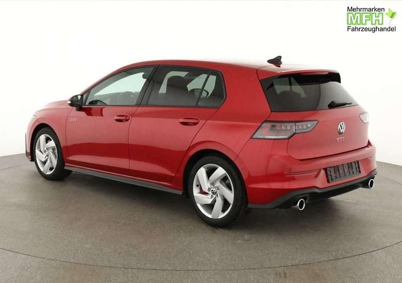Neu VW Golf VIII GTI 265 PS (194 kW) 2026 Kings red metallic Limousine