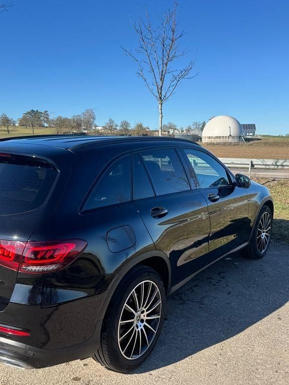 Gebraucht Mercedes GLC200 AMG 197 PS (144 kW) 2021 Schwarz SUV