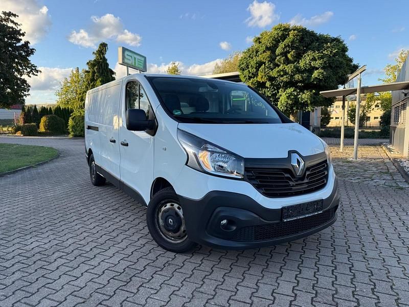 Weiß Gebraucht 2016 Renault Trafic Komfort Van | 6.999 € (Fairer Preis) - Bild 1/4