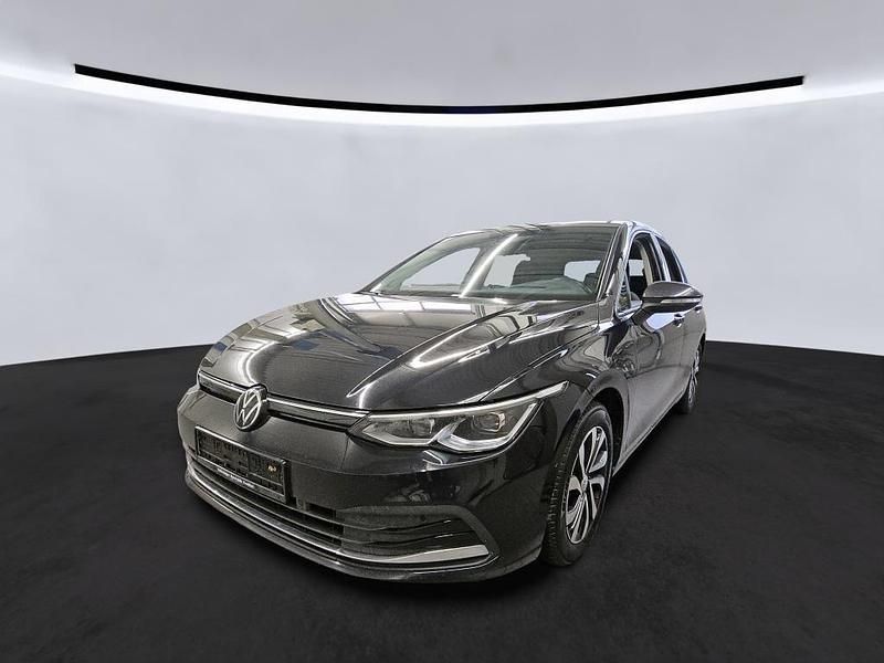 Gebraucht VW Golf VIII Active 150 PS (110 kW) 2022 Deep black perleffekt (metallic) Limousine