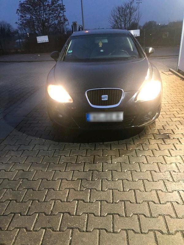 Schwarz Gebraucht 2010 Seat Leon Kleinwagen | 1.850 € (Fairer Preis) - Bild 1/4