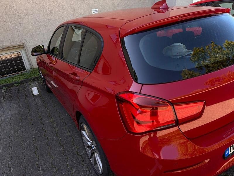 Rot Gebraucht 2019 BMW 120 Advantage Kleinwagen | 18.500 € (Fairer Preis) - Bild 1/4