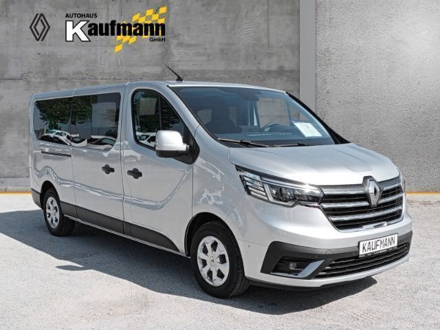 Gebraucht Renault Trafic Life 150 PS (110 kW) 2024 Silber Van / Kleinbus