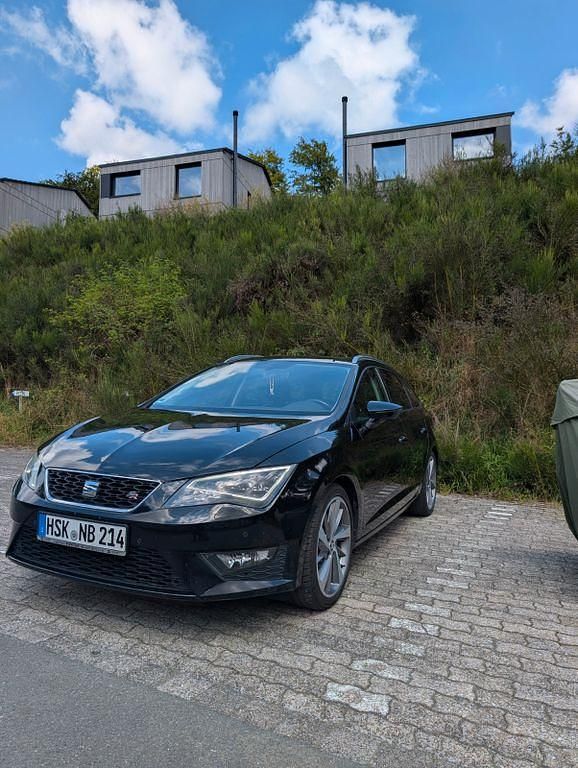 Schwarz Gebraucht 2017 Seat Leon ST FR Kombi | 10.800 € (Guter Preis) - Bild 1/4
