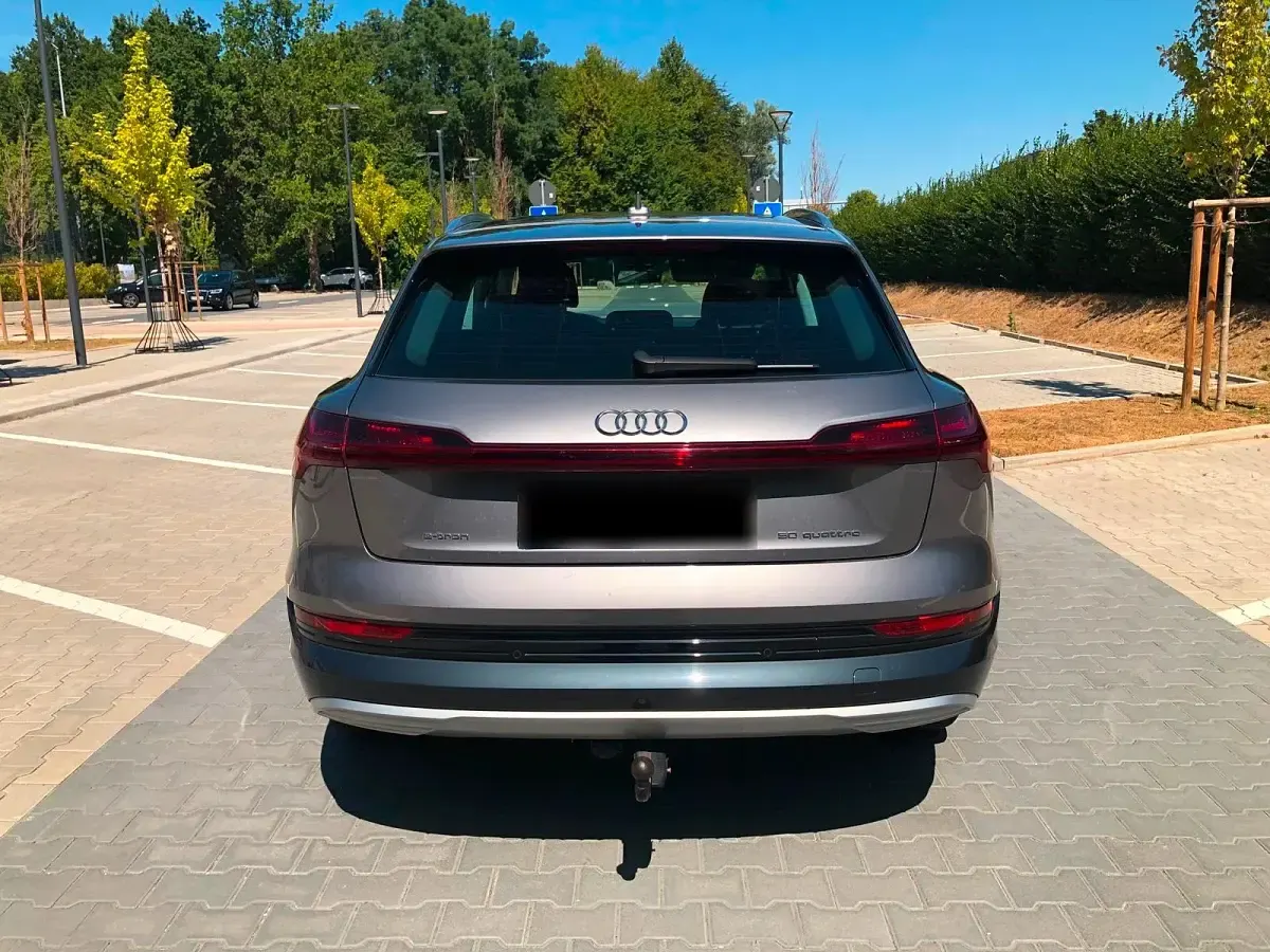 Gebraucht Audi e-tron 230 kW (313 PS) 2020 Silber SUV