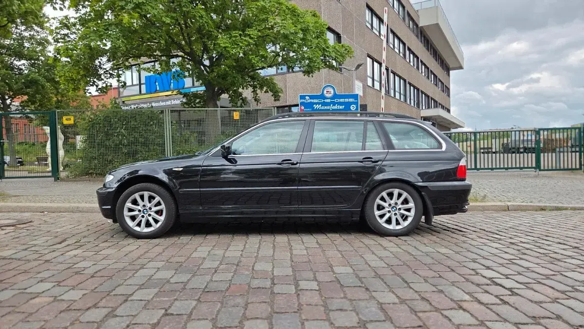 Gebraucht BMW 318 143 PS (105 kW) 2004 Schwarz Kombi