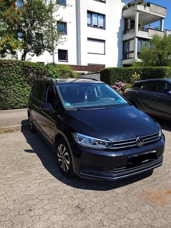 Gebraucht VW Touran Comfortline 150 PS (110 kW) 2021 Schwarz Van / Kleinbus