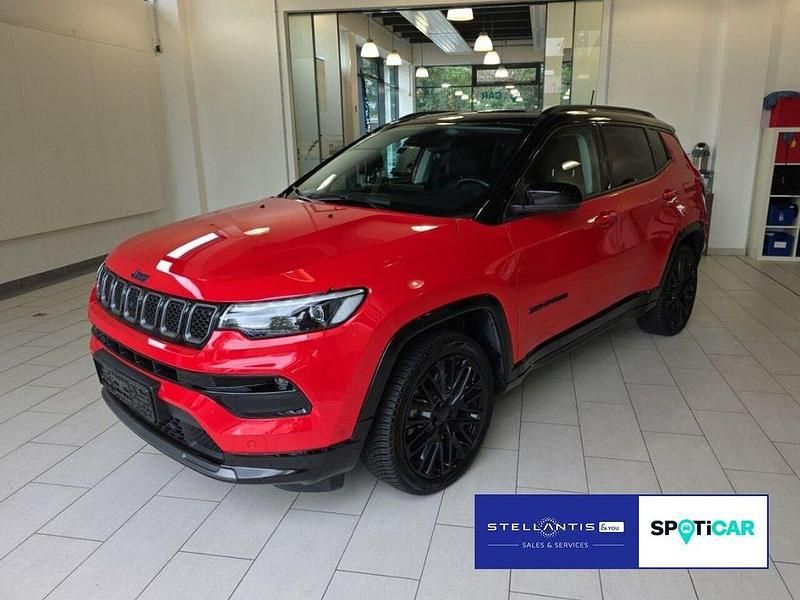 Rot Gebraucht 2023 Jeep Compass SUV | 33.790 € (Teuer) - Bild 1/4