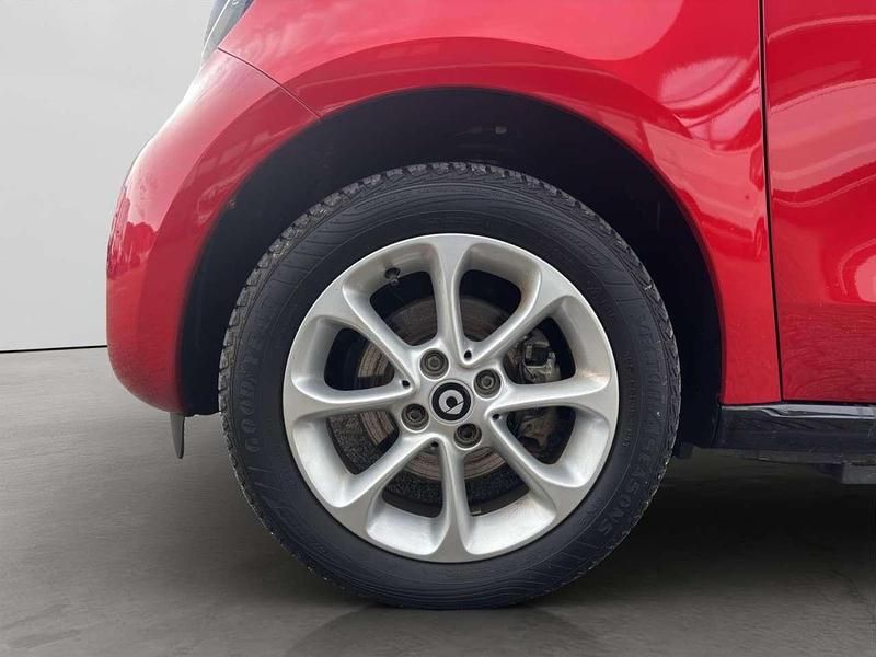 Gebraucht Smart ForFour Electric Drive 60 kW (82 PS) 2018 Rot / schwarz Kleinwagen