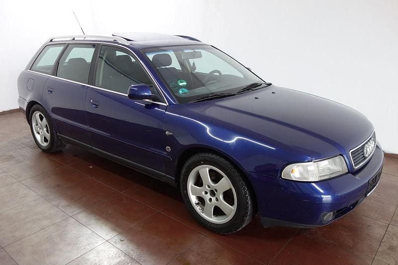 Blau Gebraucht 1998 Audi A4 Kombi | 850 € (Superpreis) - Bild 1/4