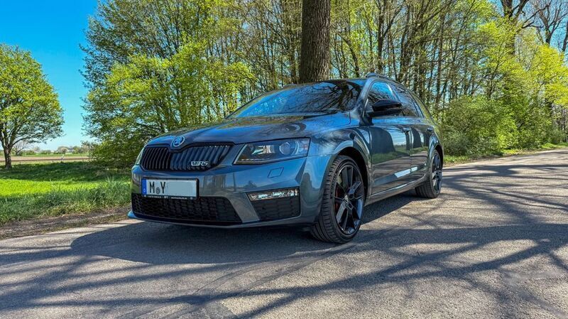 Grau Gebraucht 2014 Skoda Octavia RS Kombi | 12.500 € (Superpreis) - Bild 1/4