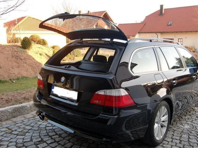 Gebraucht BMW 520 177 PS (130 kW) 2008 Schwarz metallic Kombi