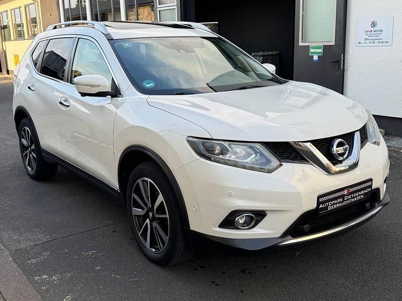 Weiß Gebraucht 2015 Nissan X-Trail 360º SUV | 9.700 € (Fairer Preis) - Bild 1/3