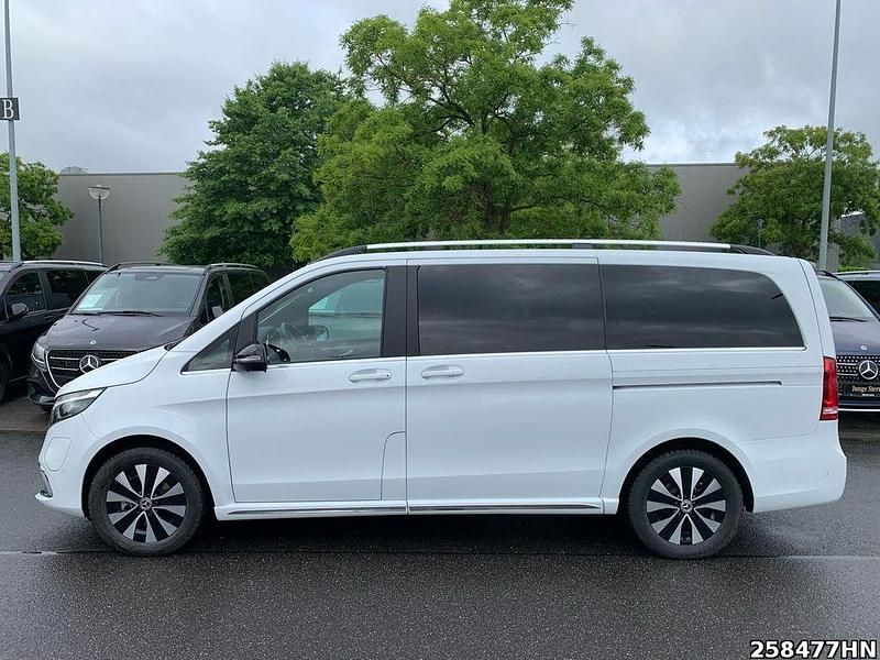 Gebraucht Mercedes EQV300 150 kW (204 PS) 2023 Weiß Van / Kleinbus