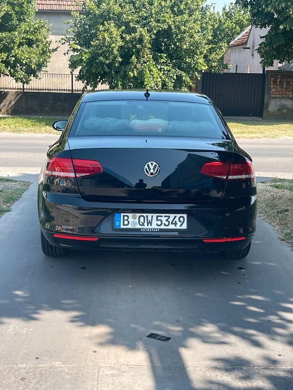 Schwarz Gebraucht 2018 VW Passat Highline Limousine | 15.000 € (Superpreis) - Bild 1/4