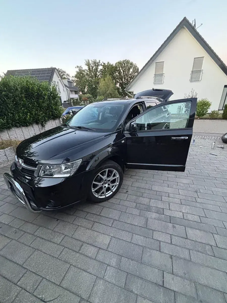 Gebraucht Fiat Freemont 170 PS (125 kW) 2013 Schwarz SUV
