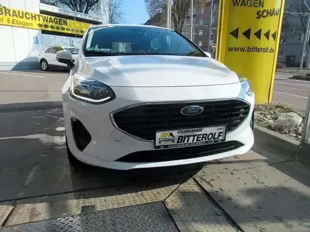 Gebraucht Ford Fiesta Cool & Connect 75 PS (55 kW) 2022 Weiß Kleinwagen