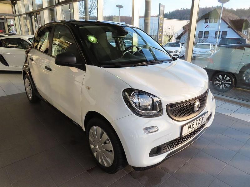 Gebraucht Smart ForFour 71 PS (52 kW) 2019 Schwarz Kleinwagen