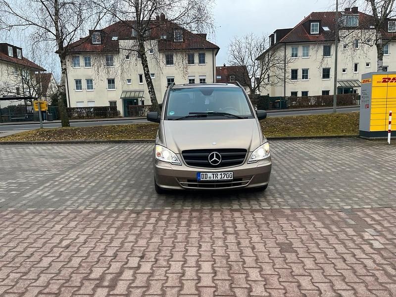 Gold Gebraucht 2011 Mercedes Vito Van | 15.500 € (Teuer) - Bild 1/4