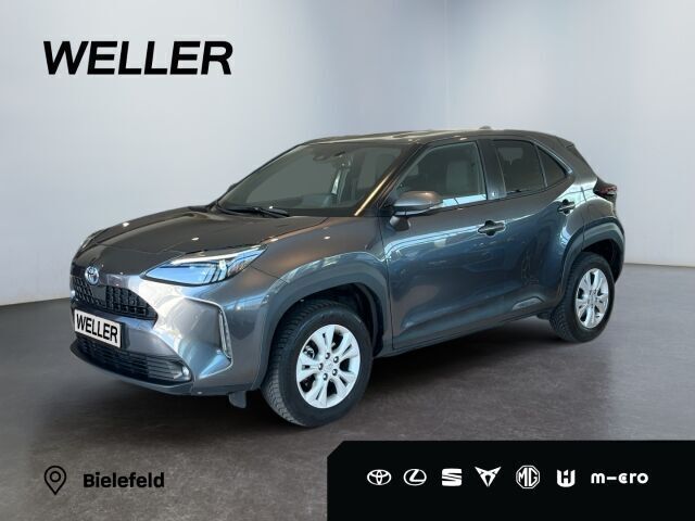 Grau Gebraucht 2023 Toyota Yaris Hybrid Team | 24.680 € (Guter Preis) - Bild 1/3