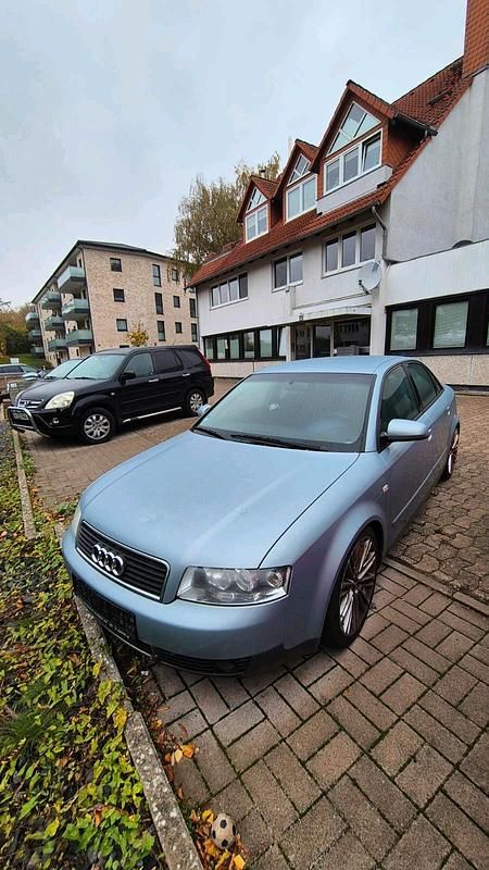 Blau Gebraucht 2001 Audi A4 Limousine | 1.980 € (Guter Preis) - Bild 1/4