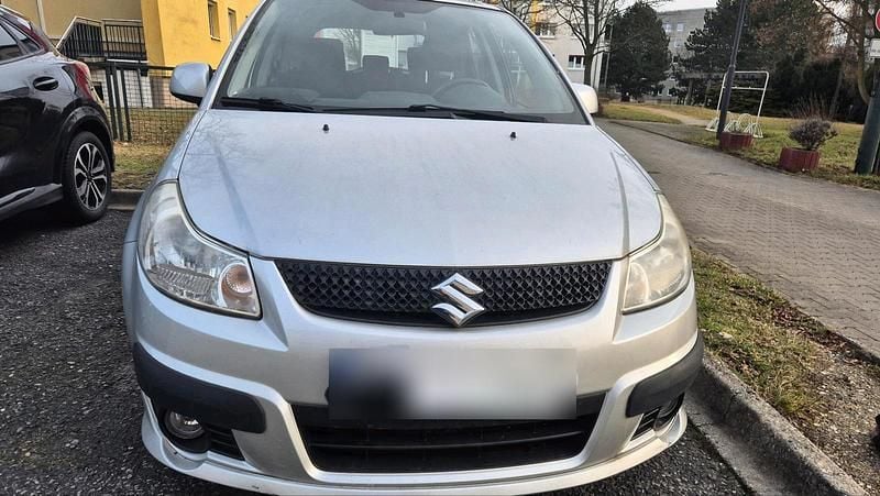 Gebraucht Suzuki SX4 125 PS (91 kW) 2011 Silber Kleinwagen