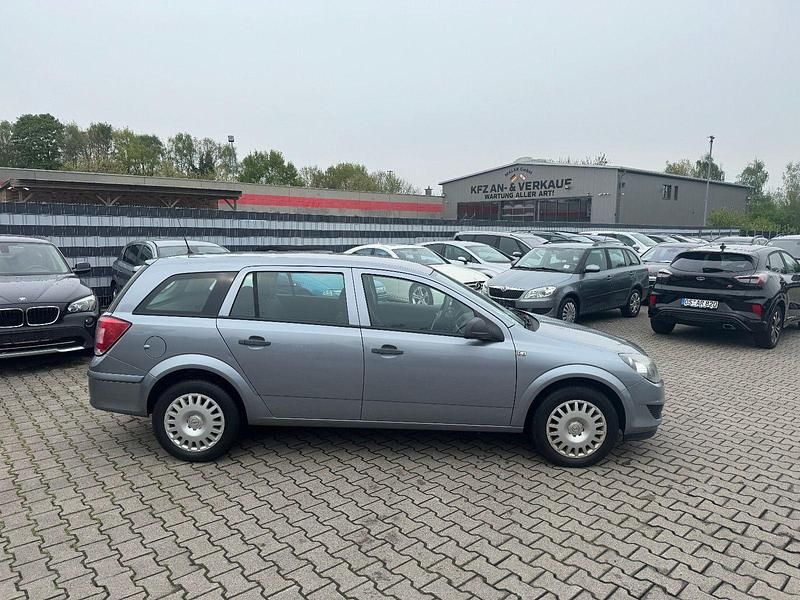 Gebraucht Opel Astra Selection 90 PS (66 kW) 2009 Silber Kombi
