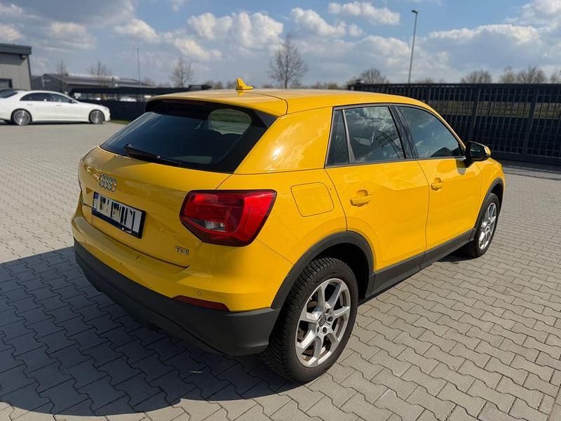 Gebraucht Audi Q2 Sport 116 PS (85 kW) 2018 Gelb SUV