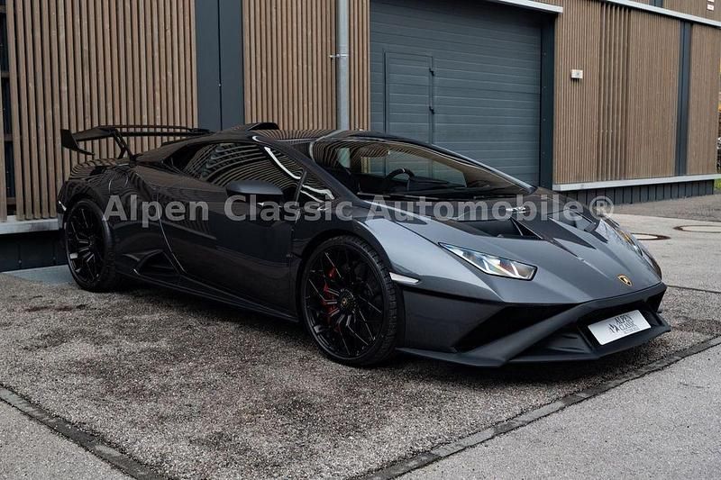 Grau Neu 2024 Lamborghini Huracán Coupé | 385.900 € - Bild 1/4