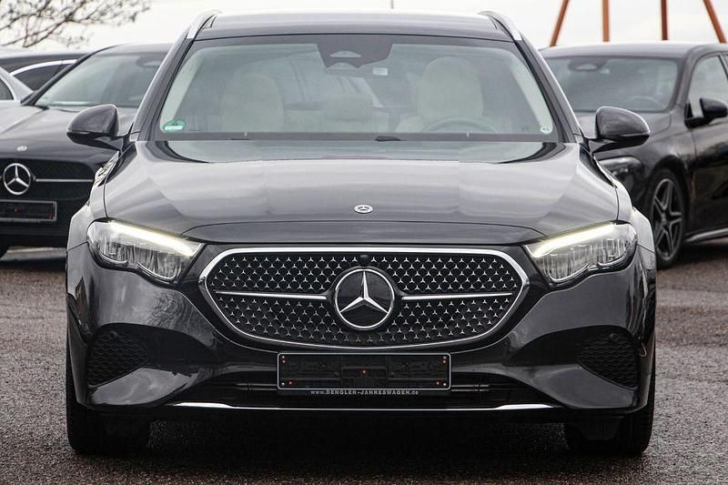 Gebraucht Mercedes E300 Advanced 204 PS (150 kW) 2025 Grau Limousine