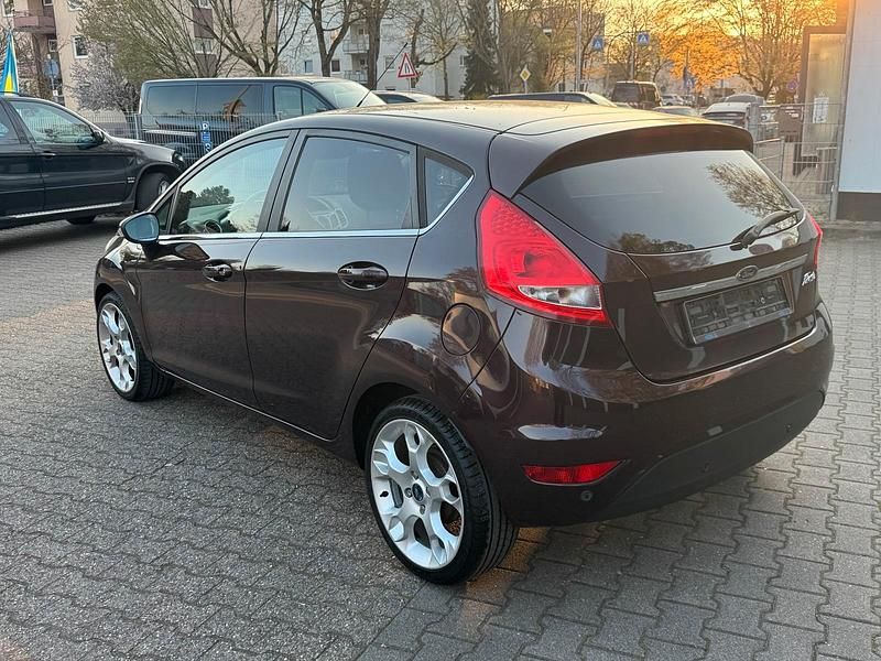 Gebraucht Ford Fiesta 120 PS (88 kW) 2008 Violet Kleinwagen