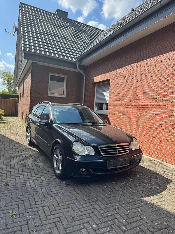 Blau Gebraucht 2005 Mercedes C180 Kombi | 2.450 € (Guter Preis) - Bild 1/4