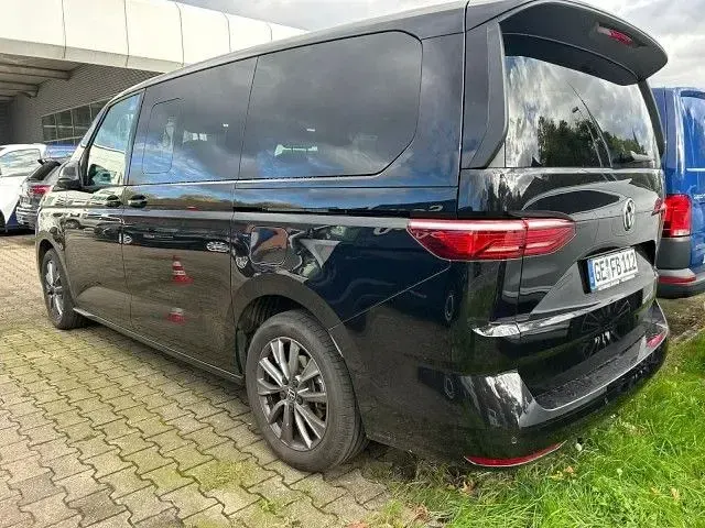 Gebraucht VW Multivan Life 150 PS (110 kW) 2024 Schwarz Van / Kleinbus