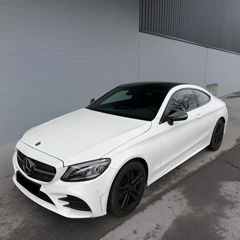 Weiß Gebraucht 2020 Mercedes C300 AMG line Coupé | 40.500 € (Fairer Preis) - Bild 1/4