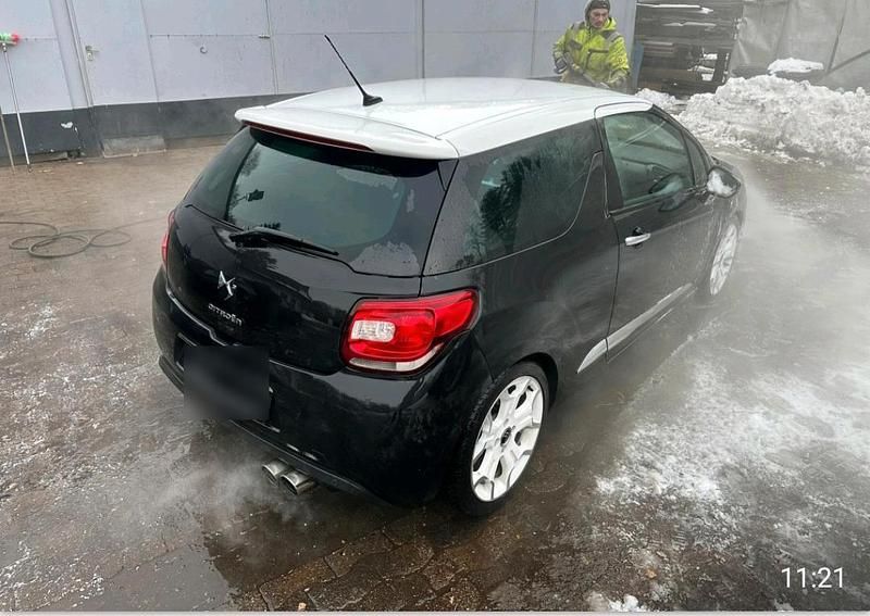 Gebraucht Citroën DS 140 PS (102 kW) 2011 Schwarz Kleinwagen