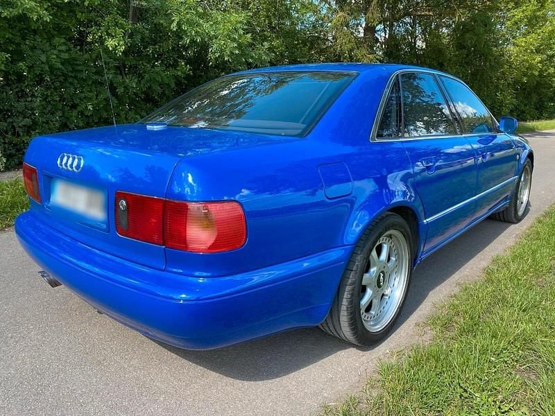Second-hand Audi S8 340 CP (250 kW) 1997 Albastru Berlinǎ