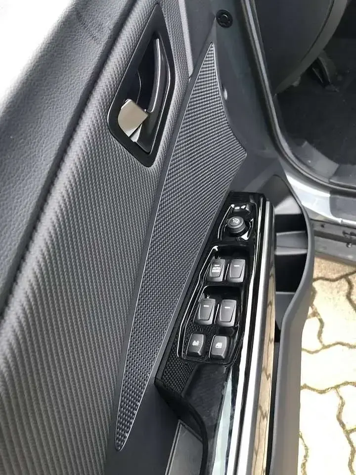 Gebraucht KGM Tivoli 135 PS (99 kW) 2025 Iron metallic SUV