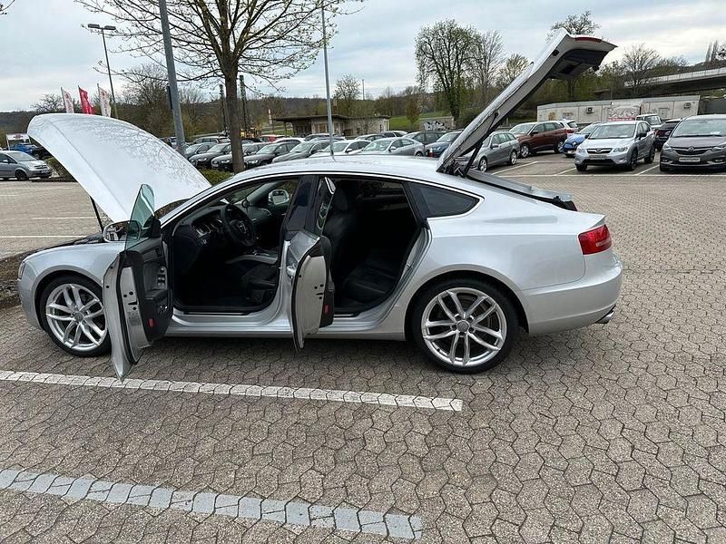 Silber Gebraucht 2011 Audi A5 Sportback Sport Kleinwagen | 11.800 € (Fairer Preis) - Bild 1/4