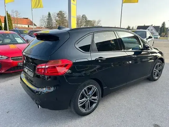 Gebraucht BMW 220 Sport Line 192 PS (141 kW) 2018 Schwarz Kombi